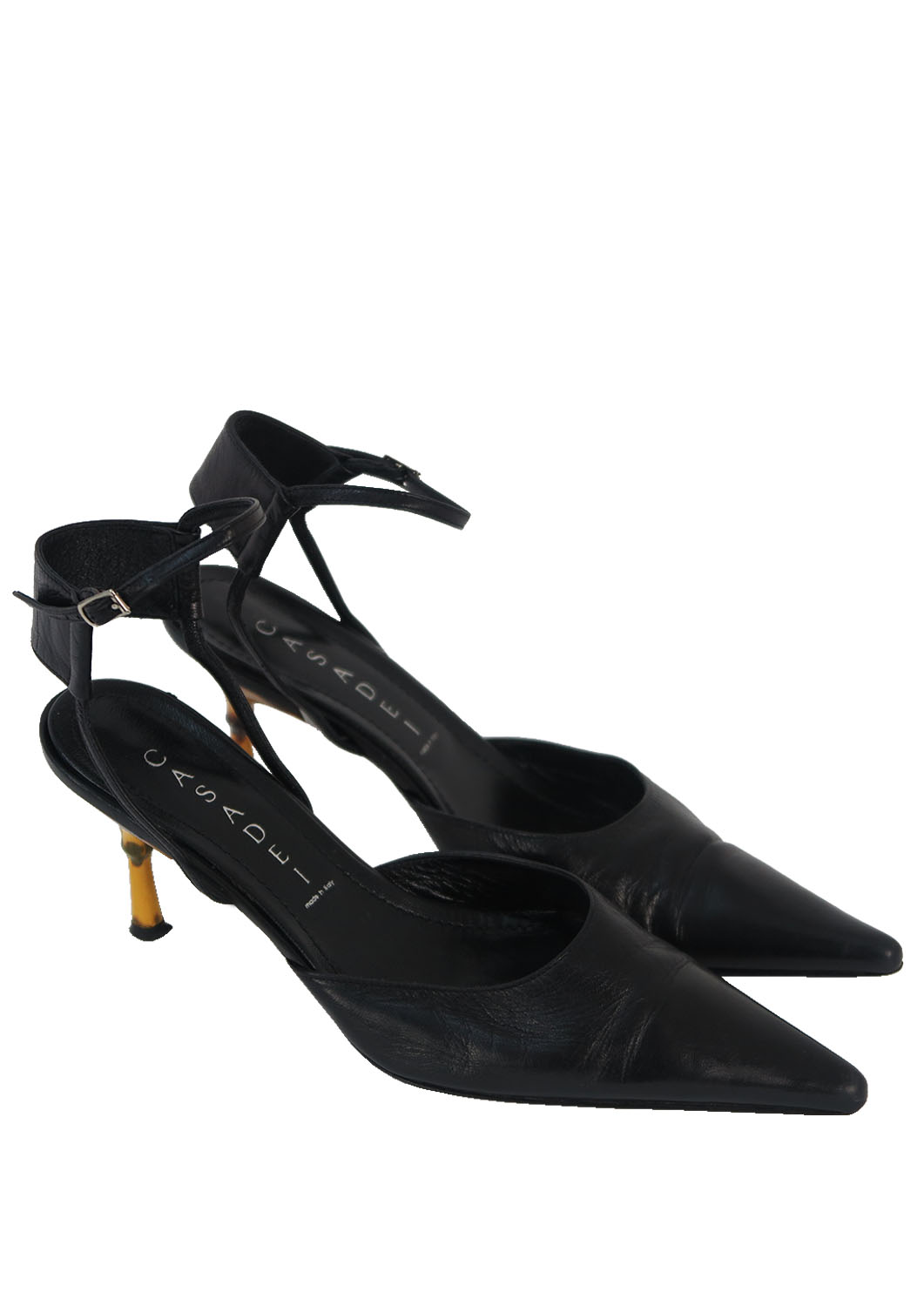 black pointed toe shoes