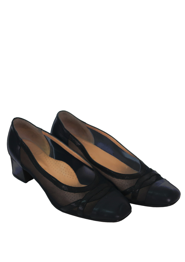 navy flat shoes size 6
