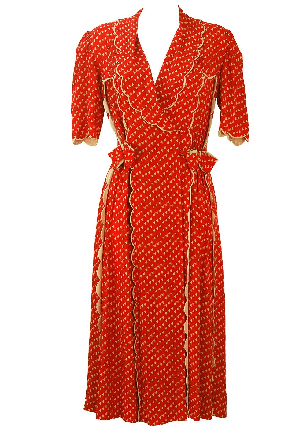Vintage 1940's Housecoat with Red & Cream Triangle Pattern and Scallop ...